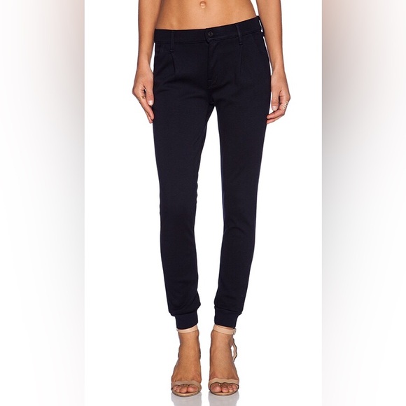 MOTHER Denim Pleated Trainer Pant in French Kissing - Picture 1 of 14